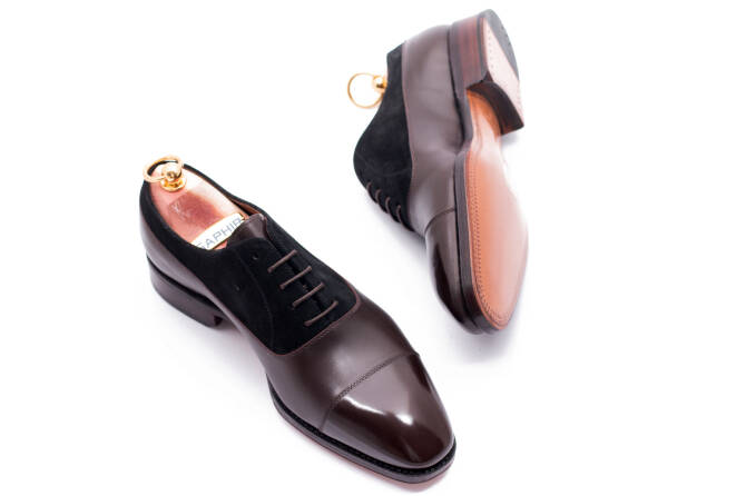 Eleganckie obuwie koloru brązowego z czarnym zamszem typu oxford z skórzaną podeszwą. Szyte metodą ramową. Yanko shoes 14743 Boxcalf Marron Suede Negro