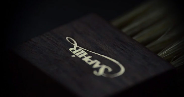 Look inside the leather… Yanko & Saphir