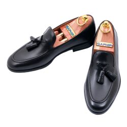 Czarne skórzane loafersy męskie. Czarne eleganckie mokasyny męskie, na gumowej podeszwie 111 