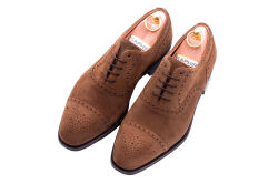 brogues yanko 14435 softy. Eleganckie obuwie zamszowe koloru jasno brązowego typu brogues ze skórzaną podeszwą. Szyte metodą ramową.