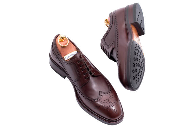 Brązowe stylowe eleganckie obuwie męskie z ażurkami i dekoracyjnymi zdobieniami TLB Malorca 591StS vegano dark marron