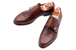 Buty męskie koloru brązowego typu double monks. Obuwie garniturowe, ślubne, biznesowe, biurowe, okolicznościowe, stylowe, luksusowe.