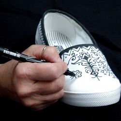 Trwały pisak do jeansu, tkanin, skór, drewna, gliny i papieru JACQUARD Tee Juice Fabric Art Marker to idealne narzędzie do rękodzieła i customizacji,