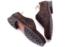 klasyczne zamszowe brązowe eleganckie stylowe buty męskie TLB 588s Suede Testa Moro typu brogues na gumowo skórzanej podeszwie.