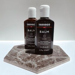 Czarny balsam do skór – odżywia, czyści i chroni przed pęknięciami, zapewniając długotrwały efekt.