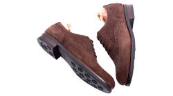 Brązowe zamszowe eleganckie stylowe brązowe buty klasyczne Patine 77028 softy brown typu brogues.