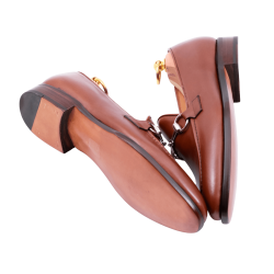 Brązowe skórzane loafersy idealne na wiosnę i lato,. Mokasyny wykonane metodą goodyear welted na skórzanej podeszwie.