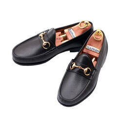 Komfortowe skórzane czarne loafersy na gumowej podeszwie TLB Mallorca 2502 hatch grain negro wykonane metodą blake