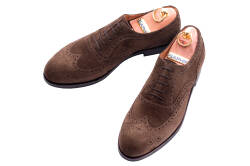 Brązowe zamszowe eleganckie stylowe brązowe buty klasyczne Patine 77028 softy brown typu brogues.