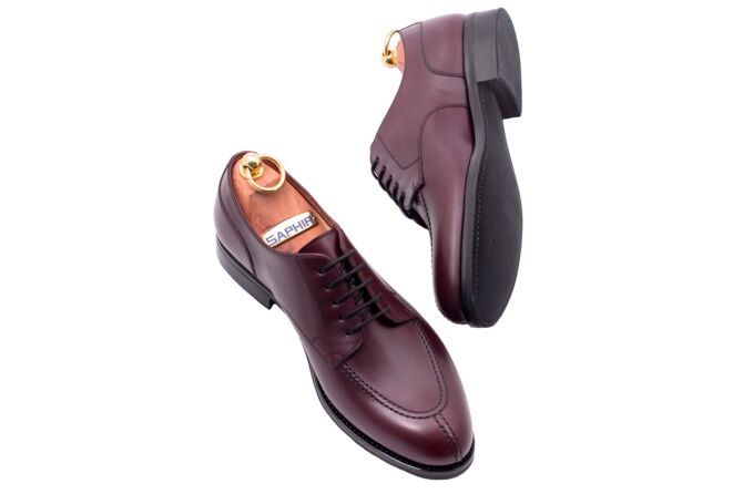 stylowe eleganckie obuwie męskie Patine 77039C Cambridge Burdeos.. Formalne obuwie koloru bordowego typu derby z gumową podeszwą. Szyte metodą ramową.