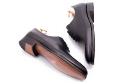Obuwie typu oxford z podeszwą skórzaną.. Obuwie męskie koloru czarnego. Yanko shoes, Patine shoes, TLB shoes.