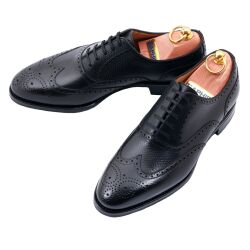 Eleganckie obuwie męskie TLB ARTISTA 211C brogues hatch grain negro z podeszwą gumową