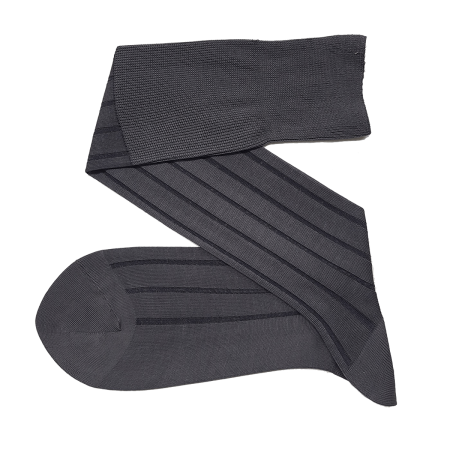 szare z wydzieleniami czarnymi ekskluzywne podkolanówki bawełniane męskie viccel knee socks shadow stripe gray black