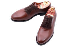 Brązowe eleganckie stylowe buty z brązowym zamszem klasyczne Patine 77024C Cambridge Brown Suede Brown typu oxford.