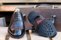 Eleganckie formalne buty męskie klasyczne typu oxford koloru czarnego szyte metodą goodyear welted. Obuwie biznesowe, garniturowe, biurowe.