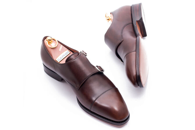 Buty Yanko 14306 typu double monks koloru ciemnego brązu na skórzanej podeszwie. Buty eleganckie, garniturowe, okolicznościowe, biurowe, szyte metodą pasową.