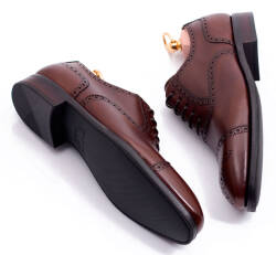 skórzane klasyczne brązowe eleganckie stylowe buty męskie TLB 555c vegano marron typu brogues na gumowej podeszwie.