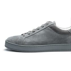 Szare Sneakersy męskie Beta – eleganckie buty sportowe na co dzień, wykonane ręcznie w Hiszpanii z wysokiej jakości materiałów.