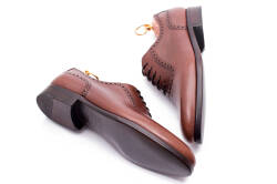 Brązowe eleganckie stylowe brązowe buty klasyczne Patine 77005 sunny plus medium brown typu brogues.