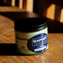 Krem, balsam do czyszczenia, pielęgnacji, natłuszczenia i regeneracji skórzanych butów, skór, torebek i akcesoriów.