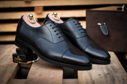 Obuwie eleganckie na gumowej podeszwie koloru czarnego. Yanko shoes, Boxcalf negro 14558, Buty garniturowe, obuwie biznesowe. Szyte metodą pasową.