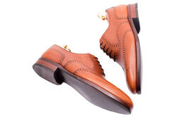 Jasno brązowe eleganckie stylowe jasno brązowe buty klasyczne Patine 77006 sunny plus light brown typu brogues.