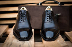 Luksusowe obuwie Yanko 14433 boxcalf negro na podeszwie skórzanej. Szyte metodą pasową.