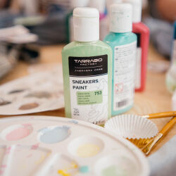 Farby do malowania jeansu, skór w kolorach pasteli