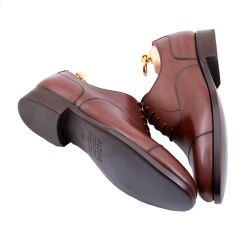 Brązowe oksfordy PATINE 77001 G Brown łączą klasyczną elegancję z trwałą konstrukcją, tworząc idealne obuwie na ważne okazje i do pracy.