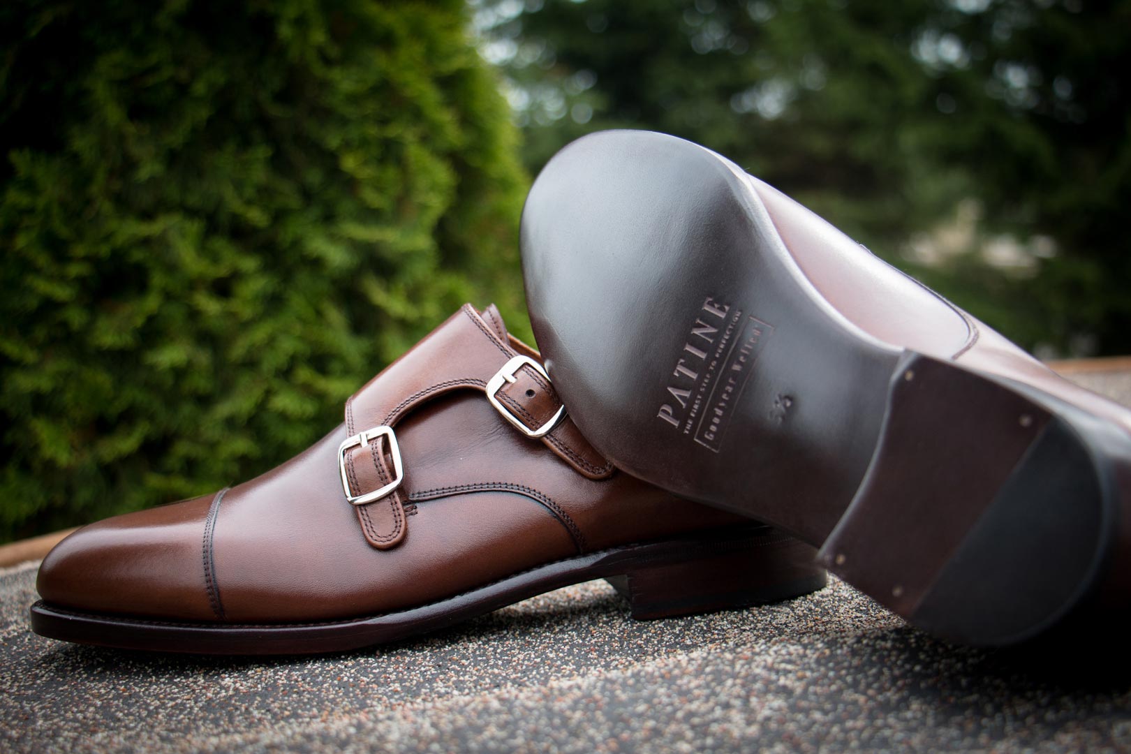 skórzane podeszwy krupony spody w męskich eleganckich butach klasycznych goodyear welted szytych ramowo